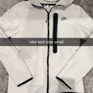 Nike Men's Light Gray Performance Jacket